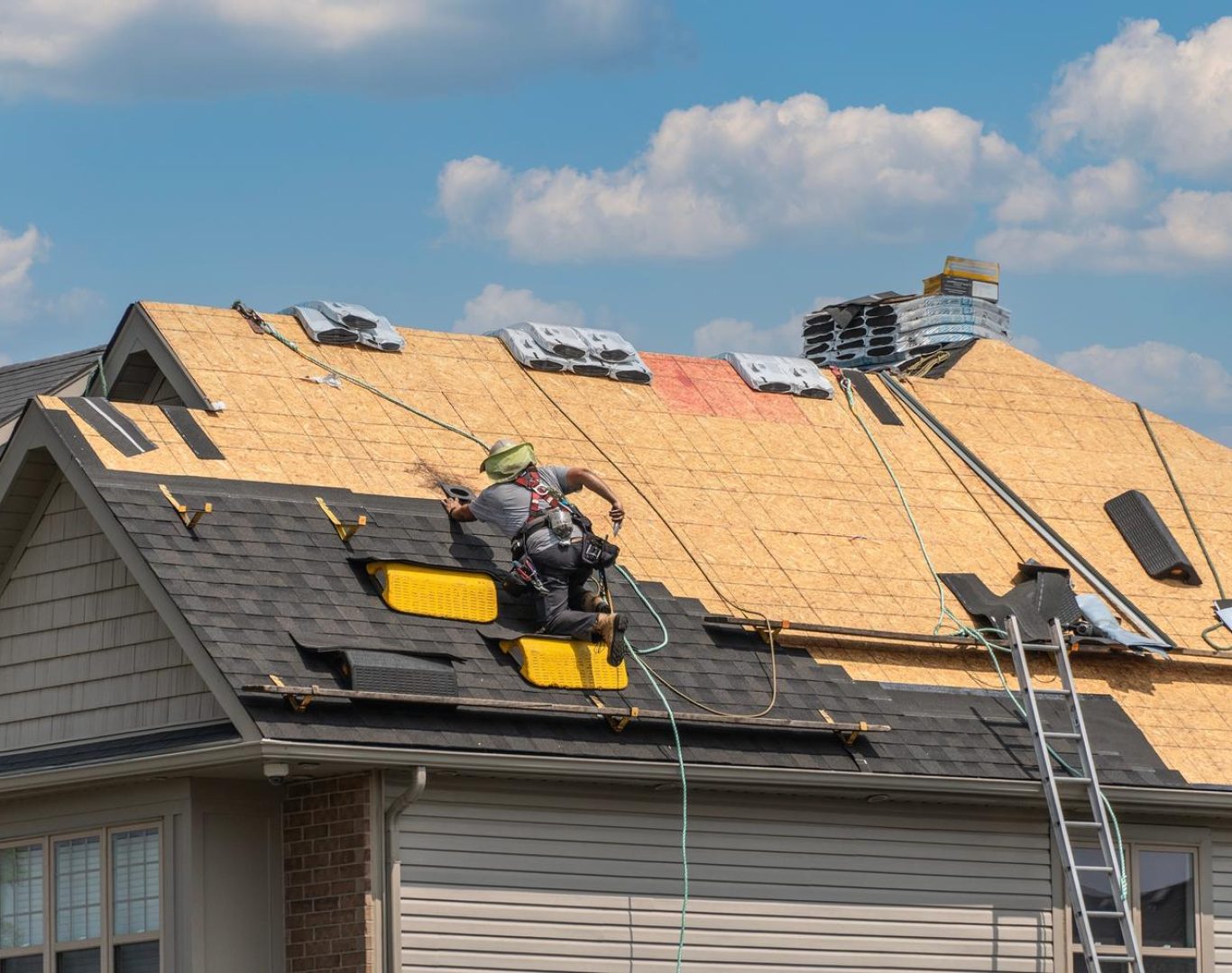 Local roofing company near me in Brewerton, NY offering professional service