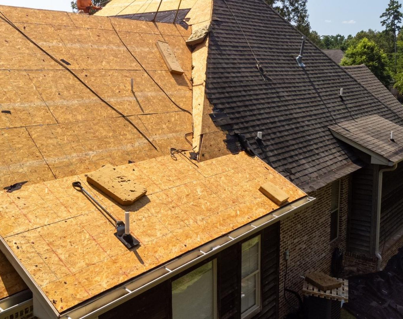 Professional roofing company near me in Manlius, NY for timely installations